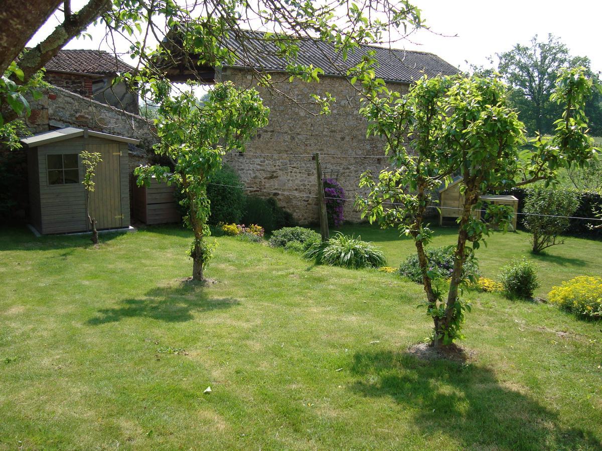 Demeure Du Castel Bed & Breakfast Les Châtelliers-Châteaumur Exterior photo